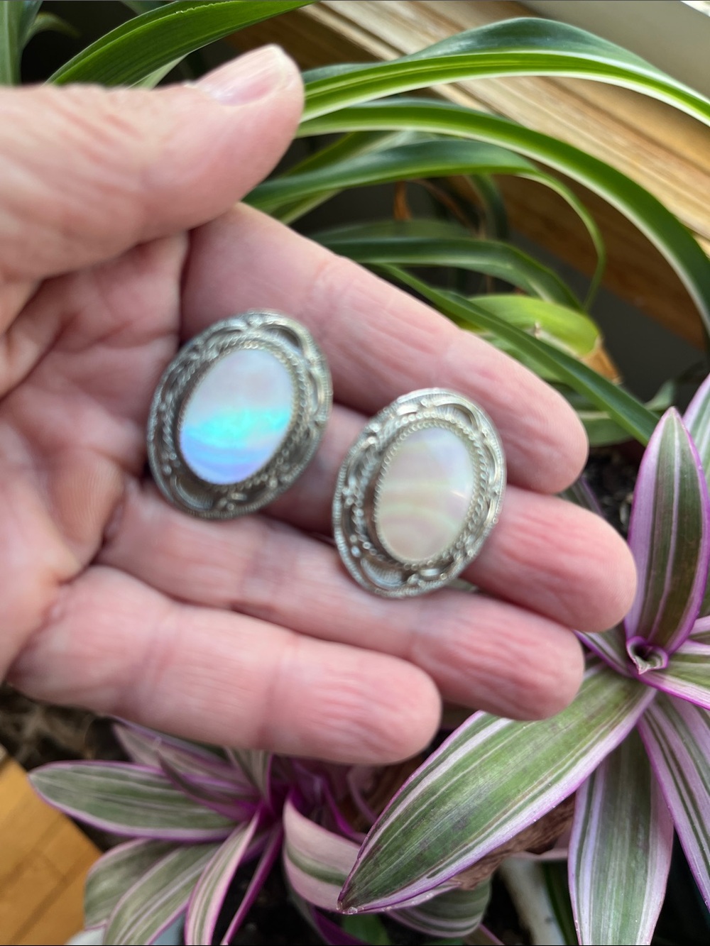 Vtg Signed Judy Lee Oval Clip On Earrings Silver Tone W/Faux Mother Of Pearl